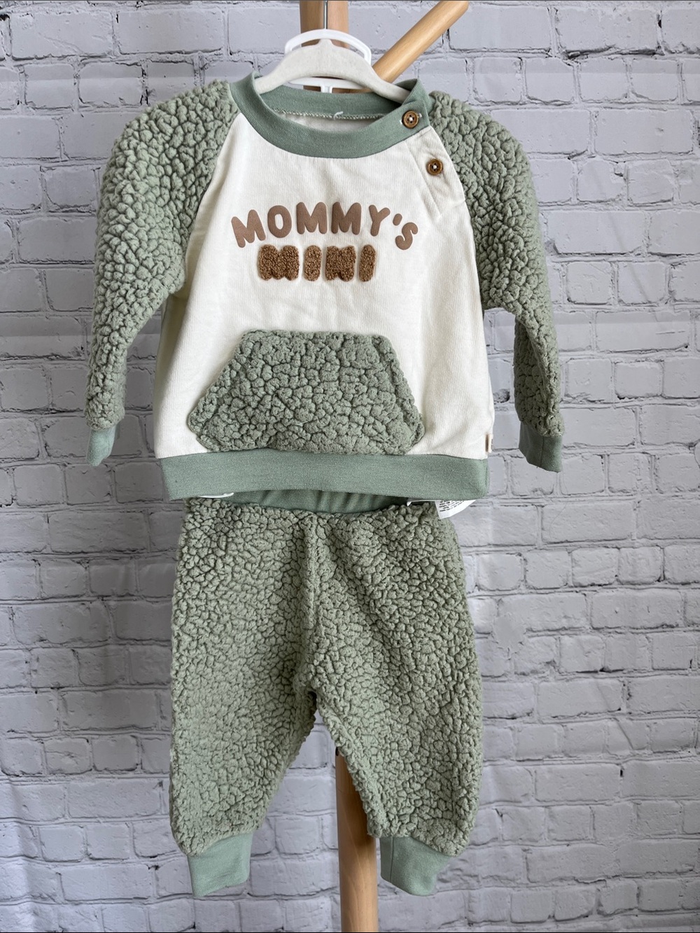 ⭐️⭐️PICK 5 / $20 Huggies Mommy's Mini Green Sherpa Baby Outfit